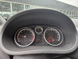 Opel Corsa 1.2 16V Hatchback  Benzine 1.229cc 63kW (86pk) FWD picture 14