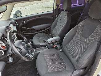 Mini One 1.6 16V One Hatchback  Benzine 1.598cc 55kW (75pk) FWD picture 9