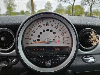 Mini One 1.6 16V One Hatchback  Benzine 1.598cc 55kW (75pk) FWD picture 12