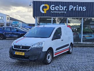 krockskadad bil bedrijf Peugeot Partner 1.6 BlueHDI 75 Bestel  Diesel 1.560cc 55kW (75pk) FWD 2018/5