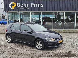 skadebil auto Volkswagen Golf 1.2 TSI 16V Hatchback  Benzine 1.197cc 63kW (86pk) FWD 2013/2