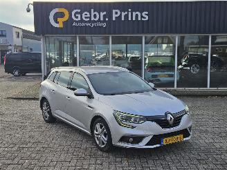 uszkodzony samochody osobowe Renault Mégane 1.5 AUT Energy dCi 110 Combi/o 4Dr Diesel 1 461cc 81kW (110pk) FWD 2016/10
