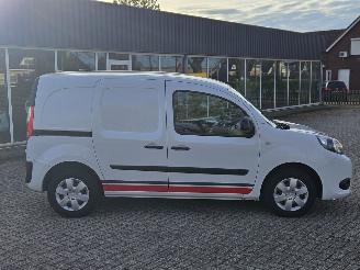 Renault Kangoo 1.5 dCi 95 Bestel  Diesel 1.461cc 70kW (95pk) FWD picture 2