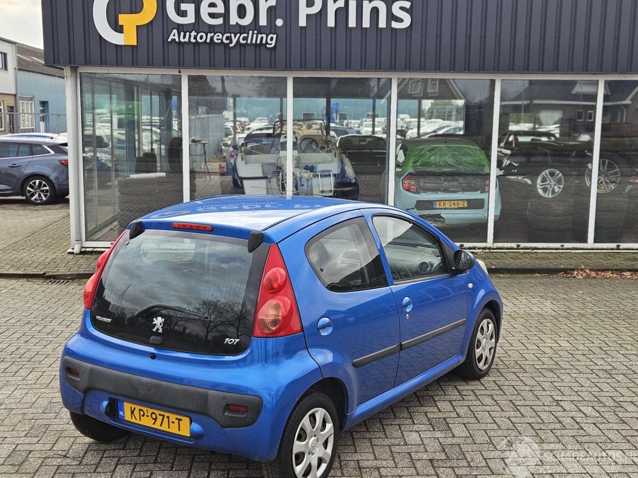 Peugeot 107 1.0 12V Hatchback  Benzine 998cc 50kW (68pk) FWD