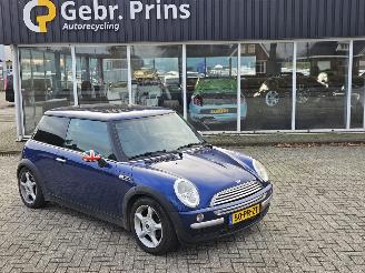 Mini Mini 1.6 16V Cooper Hatchback Benzine 1.598cc 85kW (116pk) FWD 2003/1