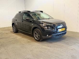 Voiture accidenté Citroën C4 cactus 1.2 PureTech 110 12V Hatchback 4Dr Benzine 1.199cc 81kW (110pk) FWD 2017/6