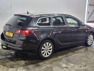 Damaged car Opel Astra 1.4 Turbo 16V Combi/o  Benzine 1.364cc 103kW (140pk) FWD 2011/10