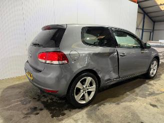 Damaged car Volkswagen Golf 1.4 16V Hatchback  Benzine 1.390cc 59kW (80pk) FWD 2009/6