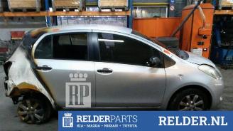 Toyota Yaris Yaris II (P9), Hatchback, 2005 / 2014 1.0 12V VVT-i picture 4