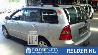 Vrakbiler auto Toyota Corolla Corolla Wagon (E12), Combi, 2002 / 2007 1.6 16V VVT-i 2003/6