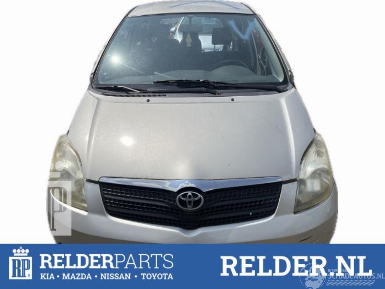 Toyota Corolla-verso Corolla Verso (E12), MPV, 2001 / 2004 2.0 D-4D 16V 90