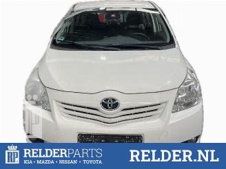 Coche siniestrado Toyota Verso Verso, MPV, 2009 / 2018 1.6 16V VVT-i 2010/4