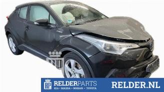 Vrakbiler auto Toyota C-HR C-HR (X1,X5), SUV, 2016 1.8 16V Hybrid 2019/7