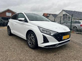 Damaged car Hyundai I-20 1.0 T-GDI PREMIUM  NEW CAR 18 km ! 5 DAYS OLD ! 2025/10