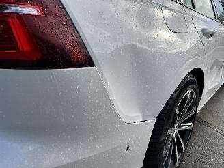Volvo V-60 2.0 T6 Plug-in hybrid AWD Plus Dark picture 7