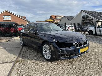 skadebil auto BMW 3-serie 320i Efficient Dynamics Edition High Executive 2013/9
