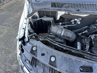 Volkswagen Transporter 2.0 TDI L2H3 28 picture 13