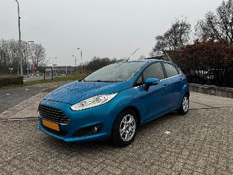 damaged passenger cars Ford Fiesta 1.6 TDCi Lease Titanium 2013/9