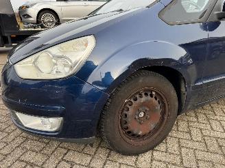 Ford Galaxy 2.0-16V Trend picture 18