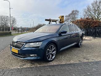 krockskadad bil auto Skoda Superb Combi -  1.4 TSI ACT Style Business 2017/12