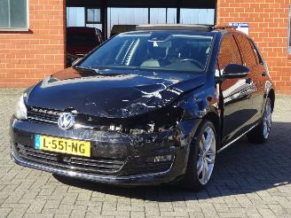 damaged passenger cars Volkswagen Golf 1.4 TSI ACT Highline DSG, Panorama, Vol Leer, Navi, Cruise, Stoelverw. 2013/7