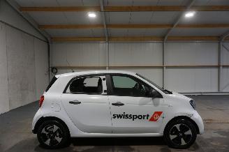 Vaurioauto  passenger cars Smart Forfour 18kWh   NO PAPERS / GEEN REGISTRATIE PAPIEREN 2018/7