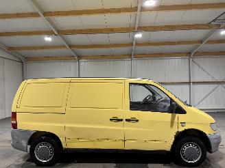 krockskadad bil bedrijf Mercedes Vito 108CDI 60kW Amigo 2003/3