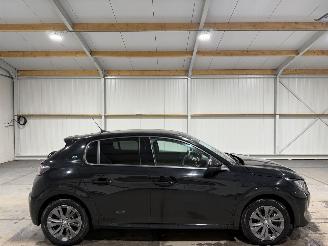 Damaged car Peugeot e-208 50kWh Allure Pack 100kW Automaat 2021/6
