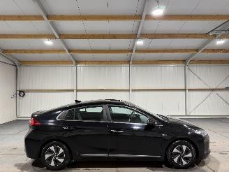 skadebil auto Hyundai Ioniq 1.6GDi 77kW Automaat Schuifkantel Premium 2018/7