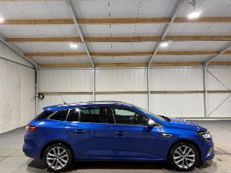 Voiture accidenté Renault Mégane 1.3TCe 103kW GT-Line 2019/6