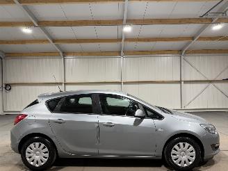 skadebil auto Opel Astra 1.4 74kW Edition 2015/4