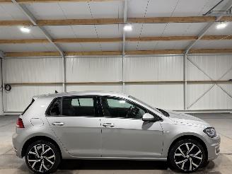 Damaged car Volkswagen Golf e 36kWh 100kW Automaat Clima Camera 2018/1