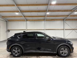 krockskadad bil auto Ford Mustang 75kWh RWD 190kW 2021/7