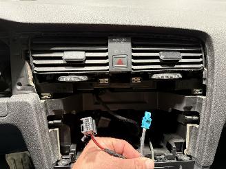 Volkswagen Golf e 36kWh 100kW Automaat picture 17