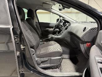 Peugeot 5008 1.6VTi 88kW Blue Lease picture 21