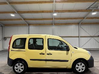 Vaurioauto  passenger cars Renault Kangoo 1.6-16V 78kW Expression 2009/10