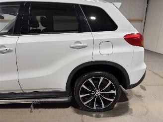 Suzuki Vitara 1.6 88kW Automaat High Executive Pano picture 19