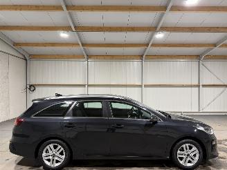 damaged passenger cars Kia Ceed 1.6CRDi 85kW Clima Camera Dynamicline 2019/7