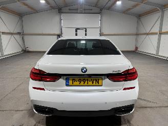 BMW 7-serie 740i 240kW Automaat Schuifkantel High Executive Luchtvering picture 7