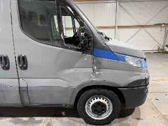 Iveco Daily 3.0CNG 100kW Airco H3 picture 16