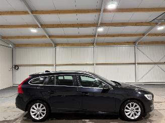 skadebil auto Volvo V-60 2.0D4 133kW Automaat Ocean Race 2014/9