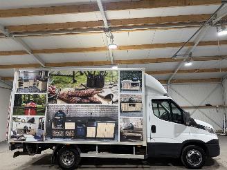 skadebil bedrijf Iveco Daily 40c18 3.0D 132kW Automaat Dubbellucht Bakwagen Laadklep 2017/8