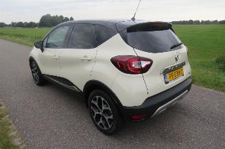 Vaurioauto  passenger cars Renault Captur 1.2 TCe Automaat!!! 70.000km Intens Camera Navigatie Clima  [ 2017-06 nieuwstaat 2017/6
