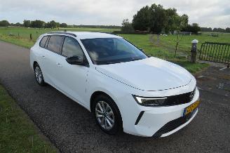 Avarii autoturisme Opel Astra SPORTS TOURER 1.2 Turbo Edition 110pk 2025  27.000km nap Camera Navi Stoelverwarming vol optie 2025/2