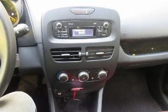 Renault Clio 0.9 TCe 90pk Euro 6 5drs Airco 2014   219.000km NAP picture 8