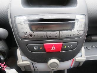 Toyota Aygo 1.0 12v + 5drs Airco 2008-11 picture 7