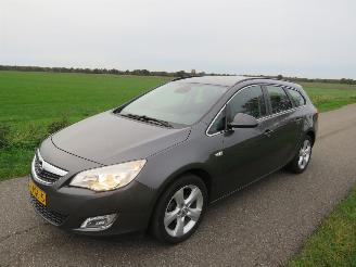 uszkodzony samochody osobowe Opel Astra SPORTS TOURER 1.4 Turbo  120pk Navigatie [ schadevrij  2011 2011/8
