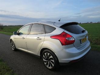 Avarii autoturisme Ford Focus 1.0 101 pk Eco Boost  5drs Navigatie Airco  2013 2013/8