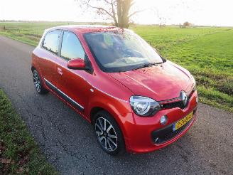 Damaged car Renault Twingo 1.0  71pk  SCe 5Drs Dynamique 2015 Airco topstaat 2015/10
