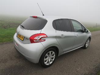 Schadeauto Peugeot 208 1.2 VTI 82PK  126.000km Nap 5Drs Airco  2013 2013/3